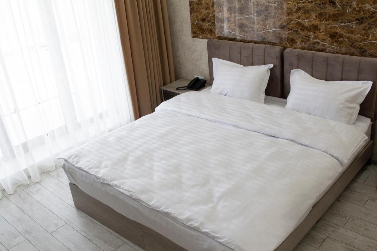 Artist Regenci Hotel Tashkent Ngoại thất bức ảnh
