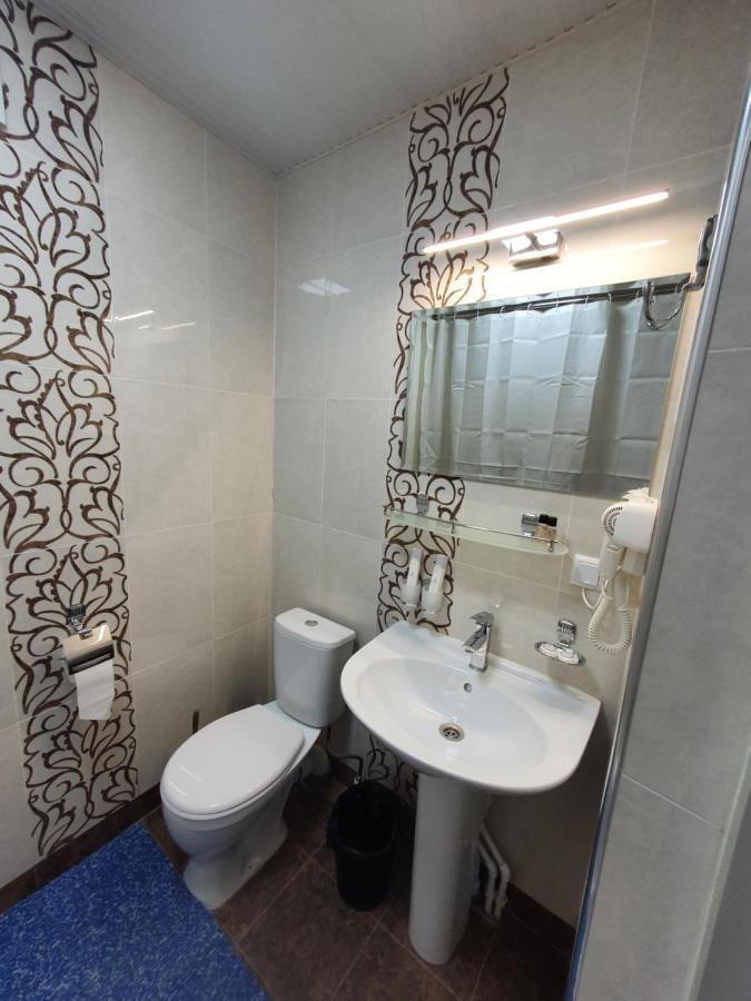 Artist Regenci Hotel Tashkent Ngoại thất bức ảnh