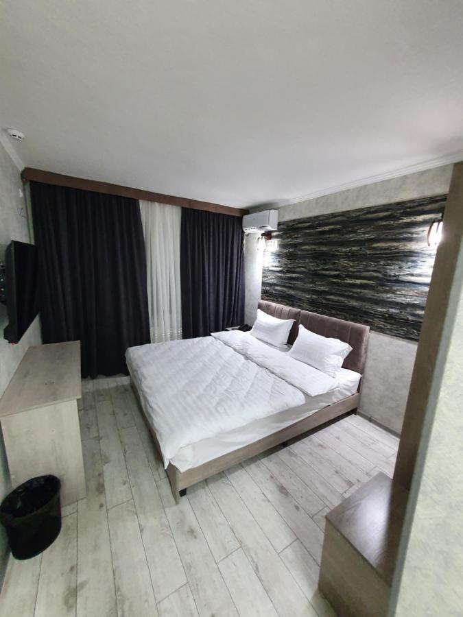 Artist Regenci Hotel Tashkent Ngoại thất bức ảnh