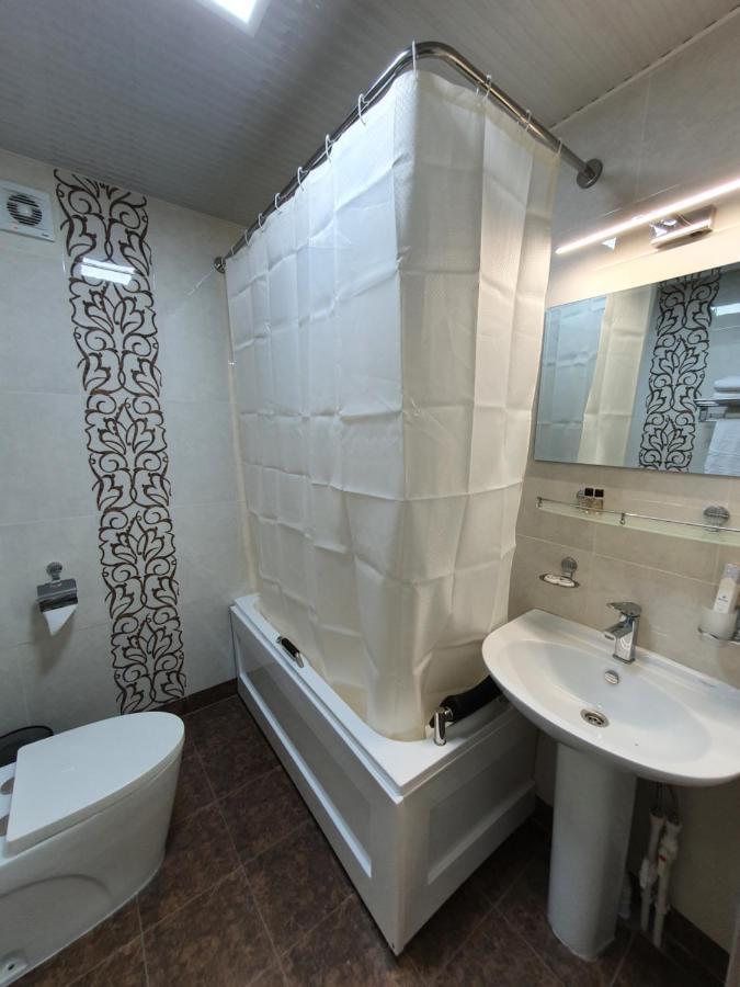 Artist Regenci Hotel Tashkent Ngoại thất bức ảnh