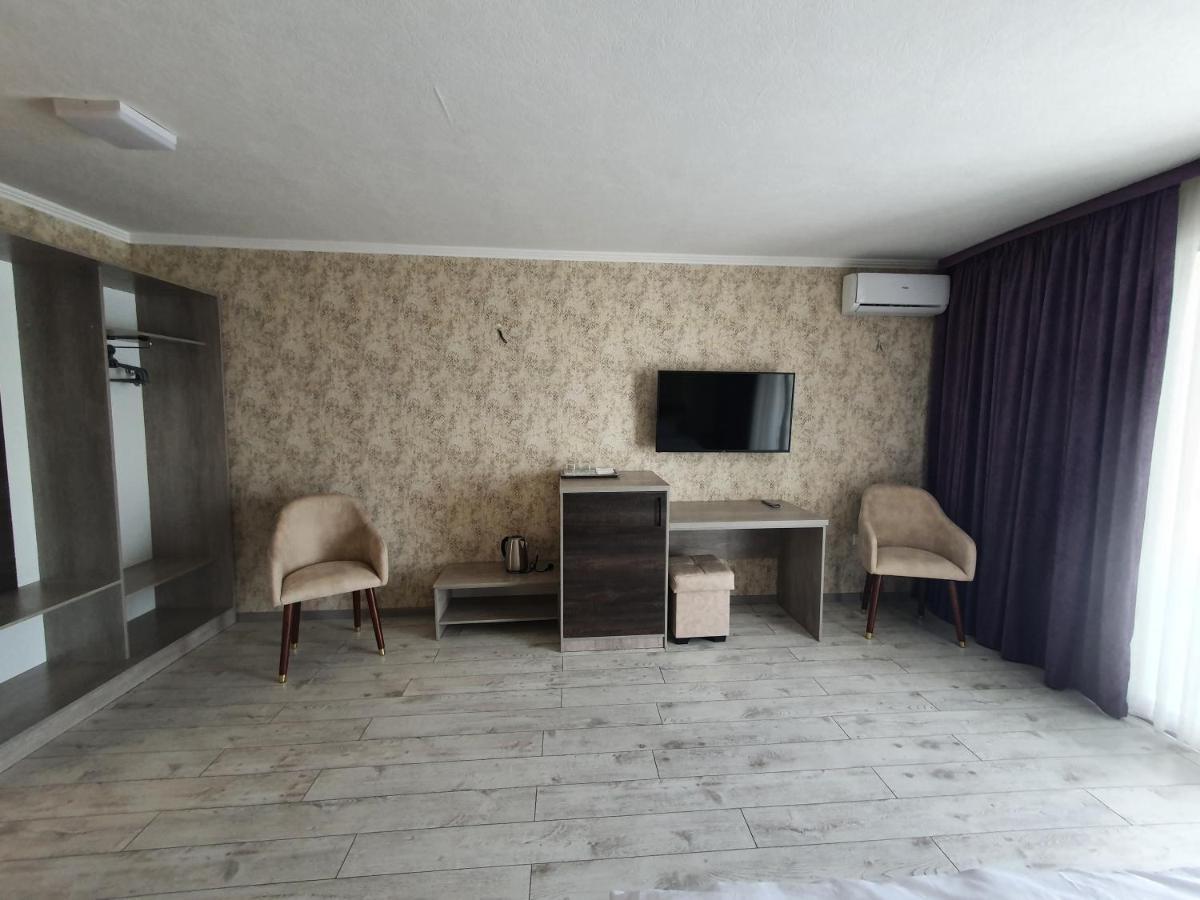 Artist Regenci Hotel Tashkent Ngoại thất bức ảnh