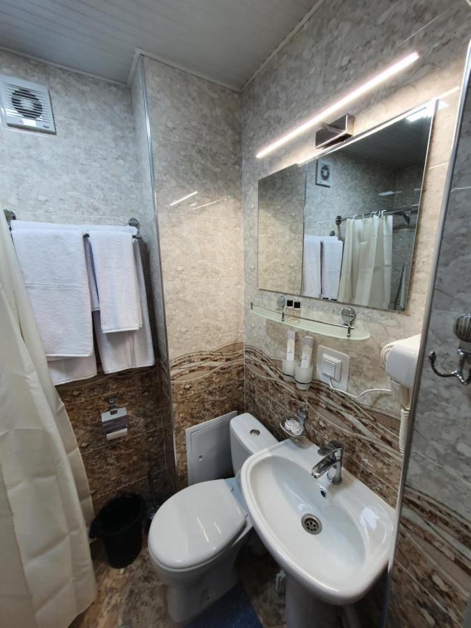 Artist Regenci Hotel Tashkent Ngoại thất bức ảnh
