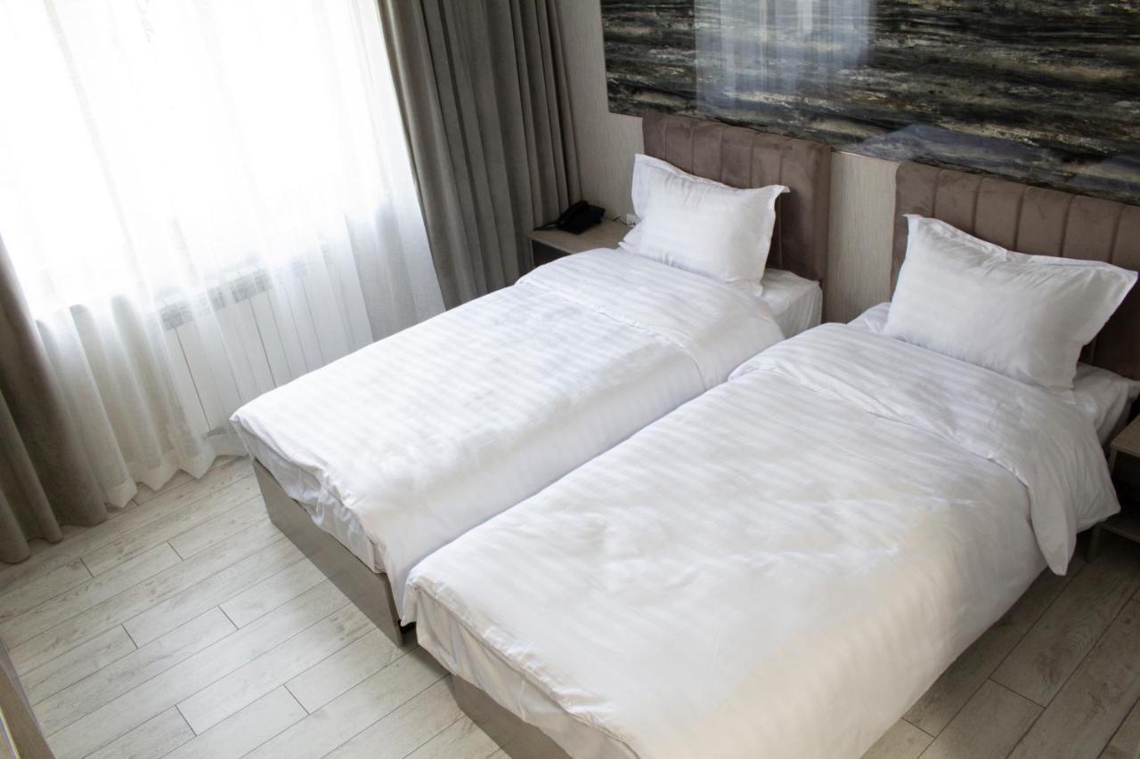 Artist Regenci Hotel Tashkent Ngoại thất bức ảnh