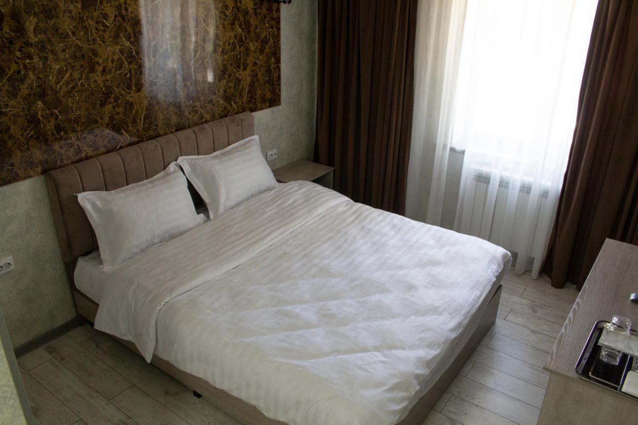 Artist Regenci Hotel Tashkent Ngoại thất bức ảnh