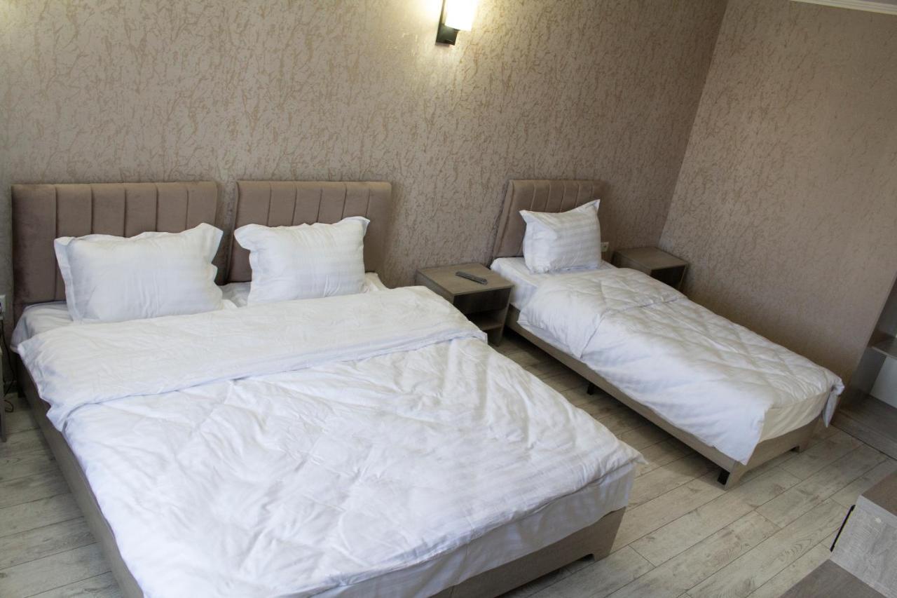 Artist Regenci Hotel Tashkent Ngoại thất bức ảnh