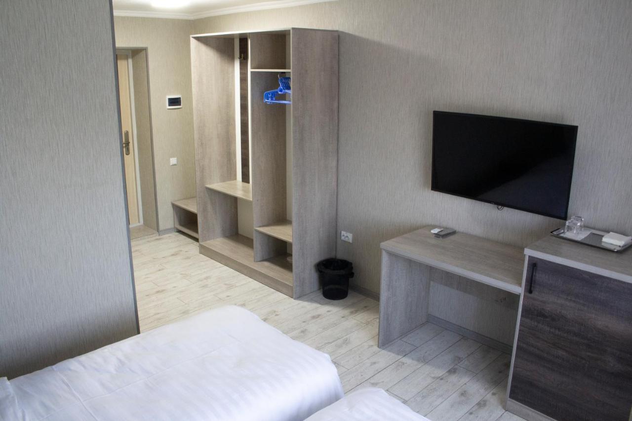 Artist Regenci Hotel Tashkent Ngoại thất bức ảnh